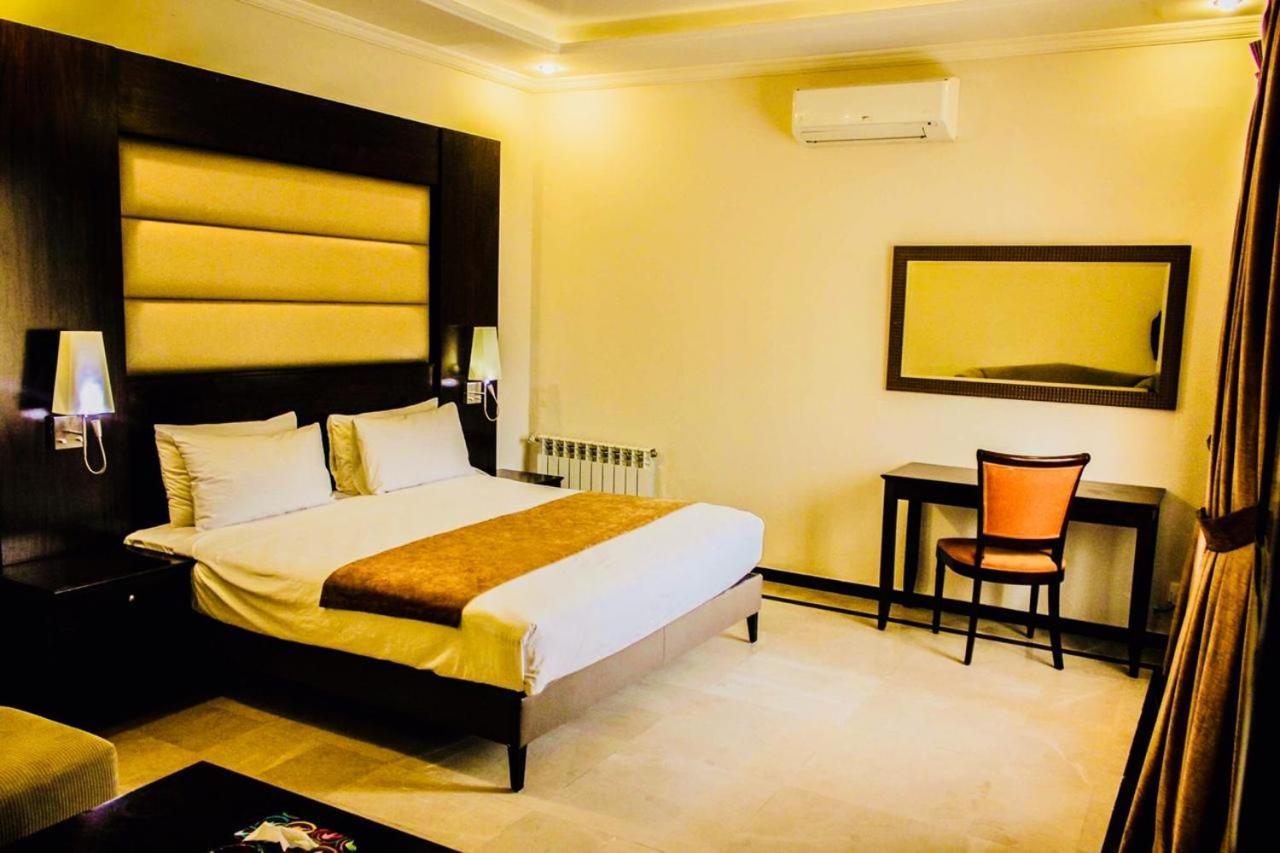 แมกโนเลีย เกสท์เฮาส์ Bed & Breakfast อิสลามาบัด ภายนอก รูปภาพ