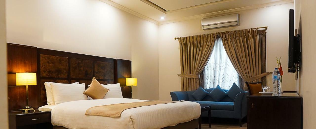 แมกโนเลีย เกสท์เฮาส์ Bed & Breakfast อิสลามาบัด ภายนอก รูปภาพ